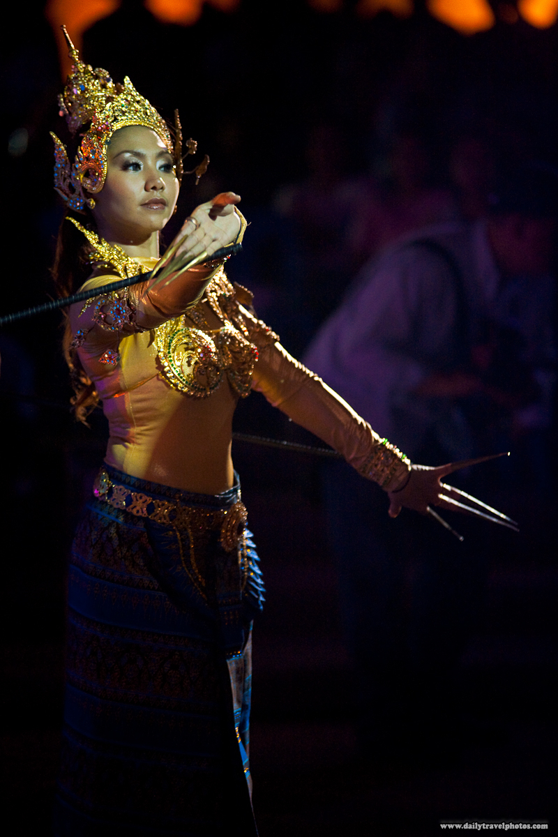 Traditional Thai Dance Poles - A unique traditional Thai ...
 Traditional Thai Dancing